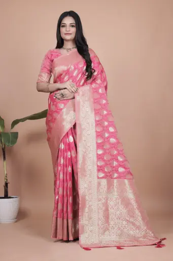 Fabric: Premium BanarasiDesign: All-over Intricate Weaving with Elegant Pallu and Border SilkOccasion: Wedding, Festive, Party Wear, Traditional Functions